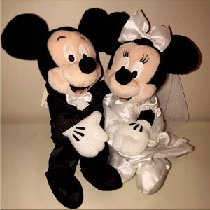 NEW WITH TAGS VINTAGE Mickey Minnie Bride & Groom Plush Walt Disney World 10"